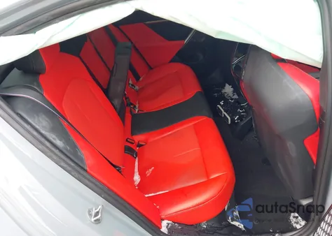 2026 BMW M5 z USA, uszkodzony, nr VIN WBS83FK05TCV68511